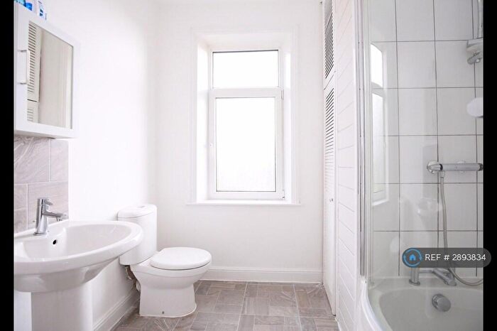 3 Bedroom Terraced House To Rent In Ramsgate Street, Halifax, HX1