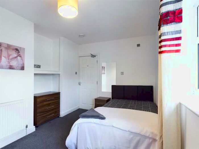 1 Bedroom Garage / Parking To Rent In Chelmsford Drive, Doncaster, South Yorkshire, DN2