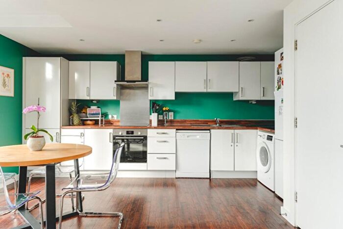 2 Bedroom Apartment For Sale In Wharton House, Palmers Road, E2