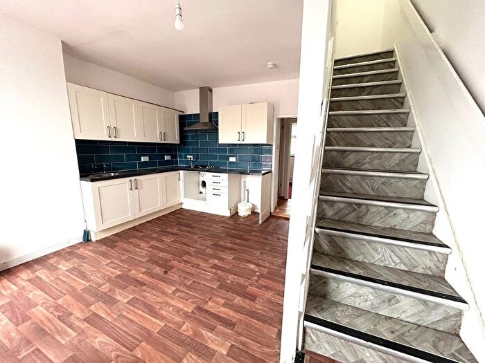 2 Bedroom Flat To Rent In High Street, West Bromwich, B70