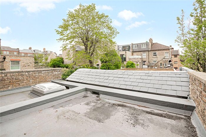 1 Bedroom Flat For Sale In Aspley Road, London, SW18