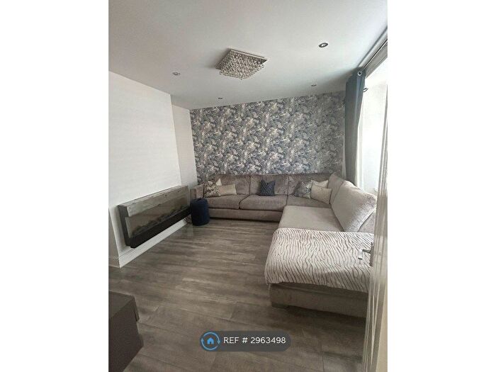 3 Bedroom End Of Terrace House To Rent In Chopwell Close, Stockton-On-Tees, TS19