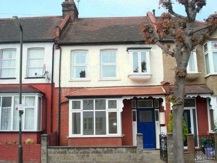 2 Bedroom Apartment To Rent In Belmont Avenue, New Malden, Surrey, KT3