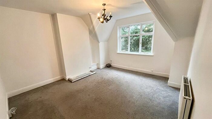 2 Bedroom Apartment For Sale In St. Agnes Road, Moseley - Top Floor Two Bedroom Converted Apartment In Premium Moseley Location With No Chain!!, B13