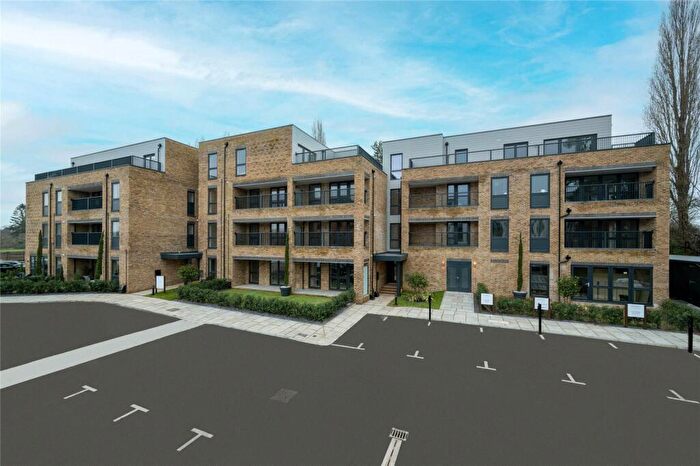 2 Bedroom Apartment For Sale In Oaklands Park, Littleworth Road, Esher, KT10