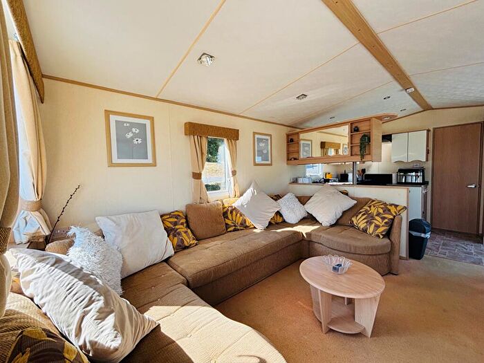 2 Bedroom Mobile Home For Sale In Swanage Coastal Park, Priests Road, Swanage, Dorset, BH19 - Photo 6