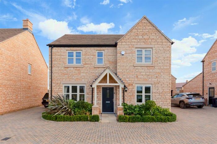 4 Bedroom Detached House For Sale In Regent Drive, Long Hanborough, Witney OX29