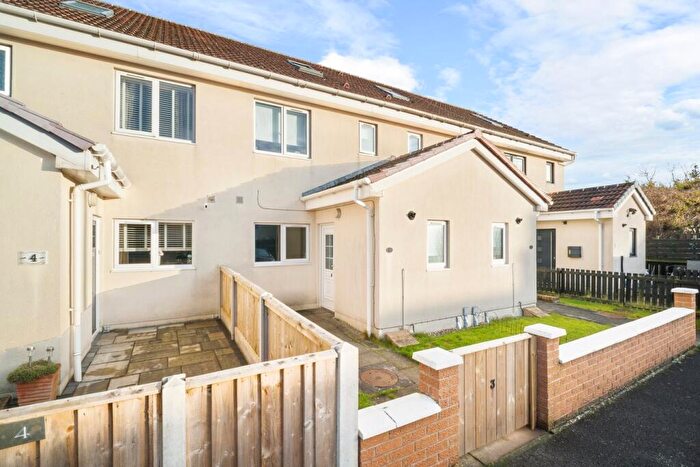 3 Bedroom Town House For Sale In Moore Place, Stevenston, KA20