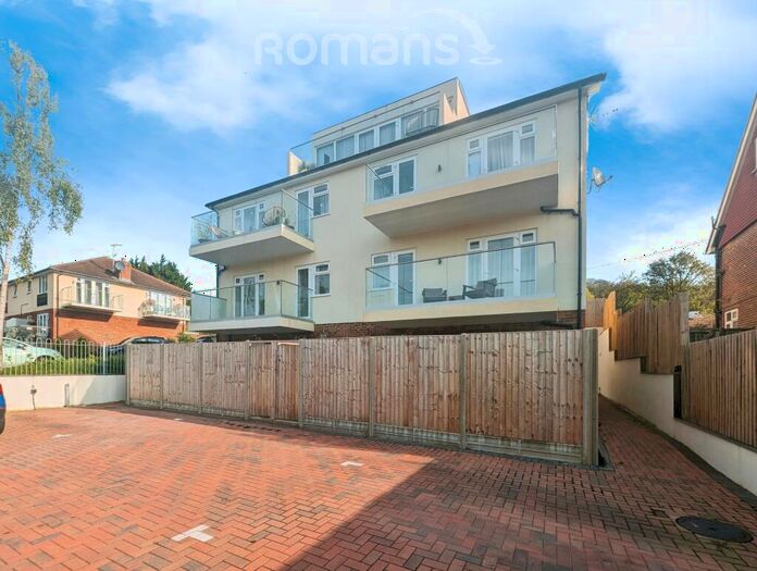 2 Bedroom Apartment To Rent In West Wycombe Road, HP12