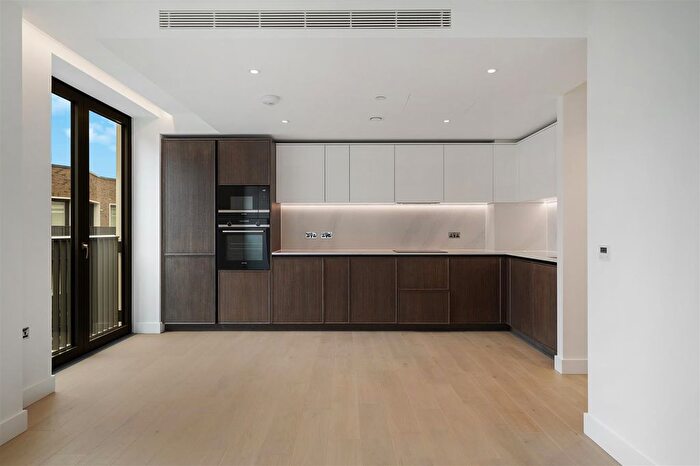 2 Bedroom Flat To Rent In Salutation Gardens, London, WC1X