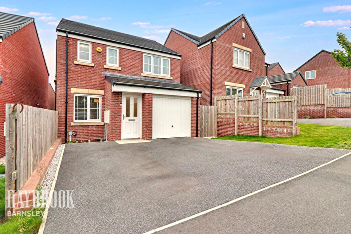 3 Bedroom Detached House For Sale In Kingfisher Mount, Barnsley, S75