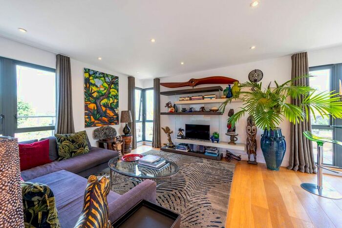 2 Bedroom Flat To Rent In Alton Road, Roehampton, London, SW15