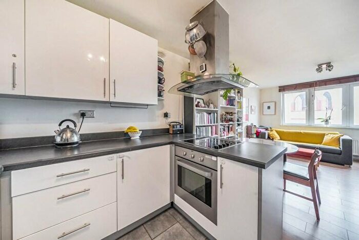 1 Bedroom Flat For Sale In Kinetica Apartments, Hackney, London, E8