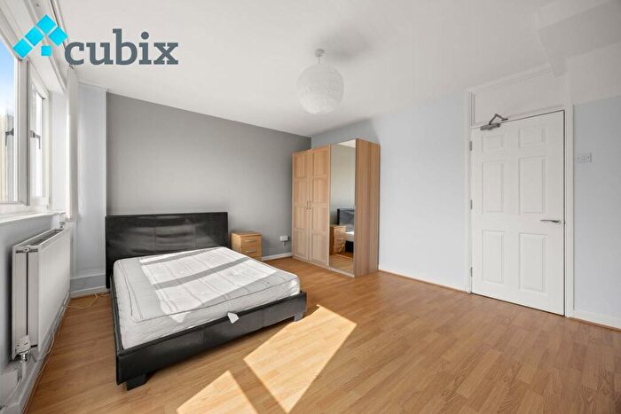 3 Bedroom Flat To Rent In Fellows Court, Weymouth Terrace, Hackney, London, E2