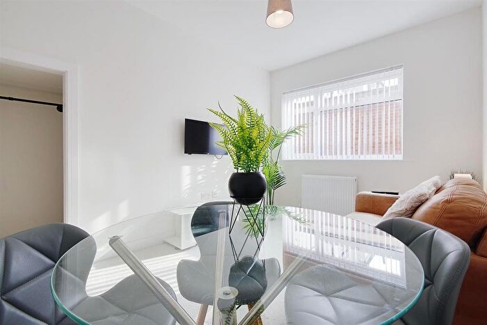 2 Bedroom Flat For Sale In Castle Lane West, Bournemouth, BH9