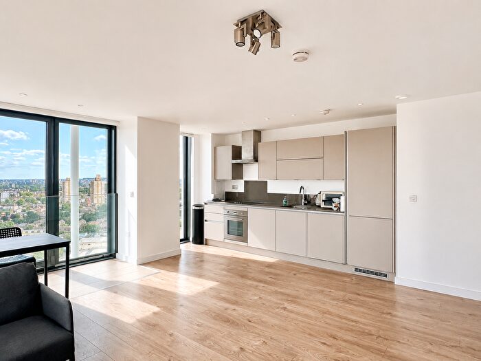 2 Bedroom Flat To Rent In Great Eastern Road, London, E15