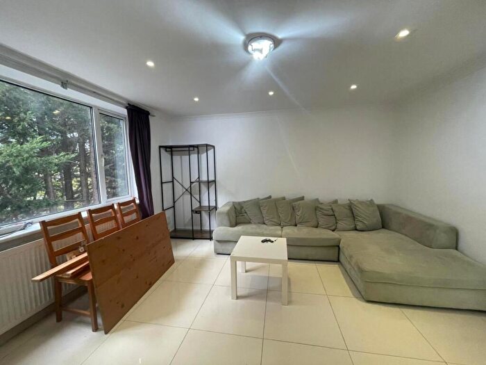 3 Bedroom Property To Rent In Lordship Lane, London, N22