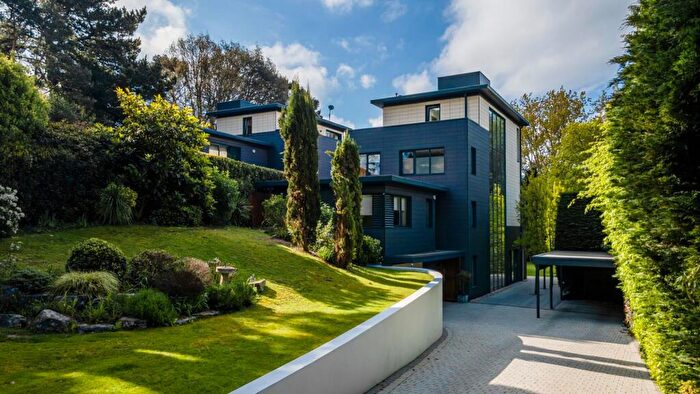 4 Bedroom Detached House For Sale In Mount Grace Drive, Evening Hill, BH14