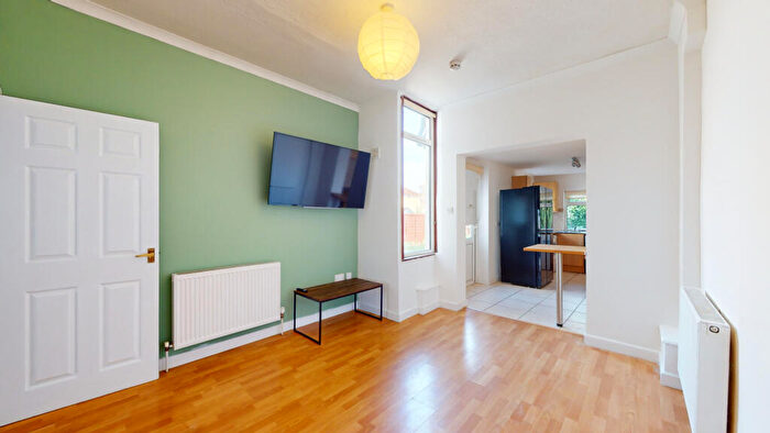 6 Bedroom House To Rent In Brentry Road, Bristol, BS16