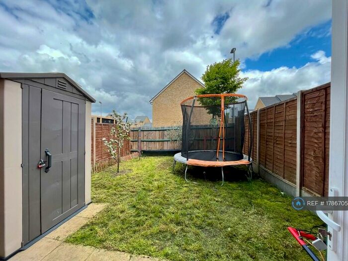 4 Bedroom Semi-Detached House To Rent In Dartford, Dartford, DA1