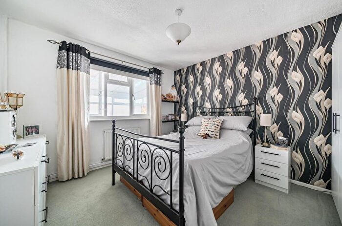2 Bedroom Bungalow For Sale In Westcliff Road, Portland, DT5