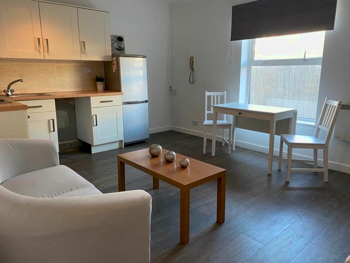 1 Bedroom Flat To Rent In Bridge Terrace, Albert Road South, Ocean Village, Southampton, SO14