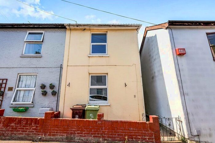 2 Bedroom Semi-Detached House To Rent In Wood Street, Tunbridge Wells, Kent, TN1