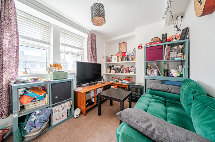 1 Bedroom End Of Terrace House For Sale In Woodland View, Calverley, Pudsey, West Yorkshire, Uk, LS28