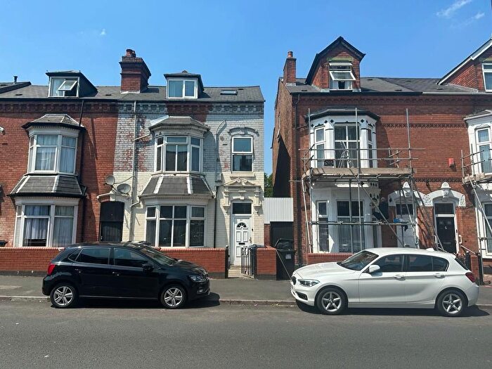 7 Bedroom Semi-Detached House To Rent In City Road, Edgbaston, B16