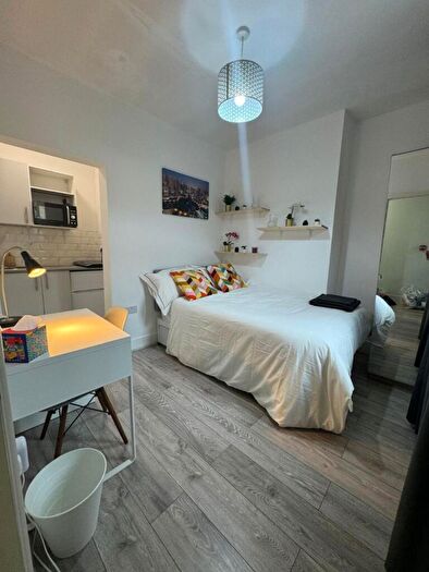 Studio To Rent In Camden High Street, London, NW1
