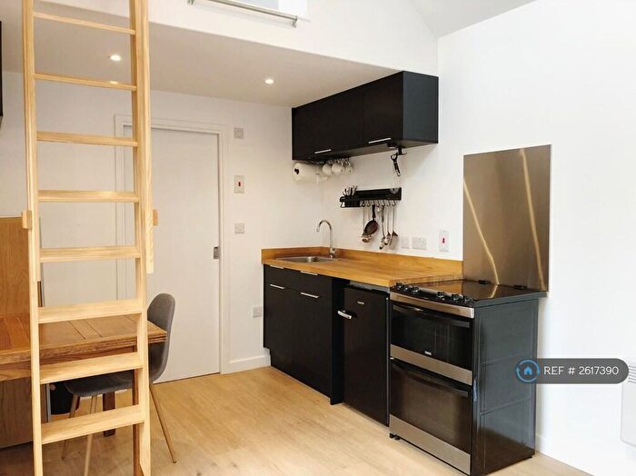 Studio To Rent In Melrose Road, Southampton, SO15