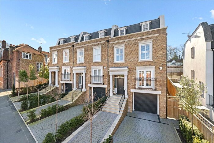 4 Bedroom End Of Terrace House To Rent In Oakshade Road, Oxshott, KT22