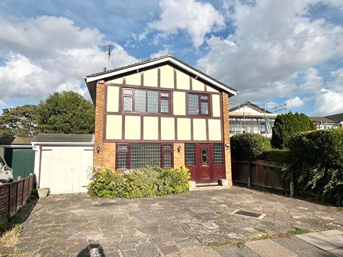 4 Bedroom Detached House To Rent In Ashurst Avenue, Southend-on-Sea, Essex, SS2
