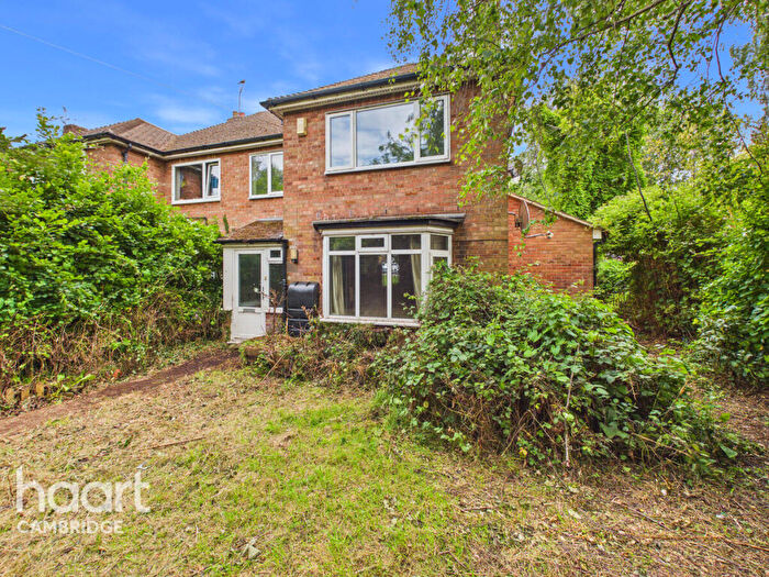 4 Bedroom Semi-Detached House For Sale In Carlton Way, Cambridge, CB4