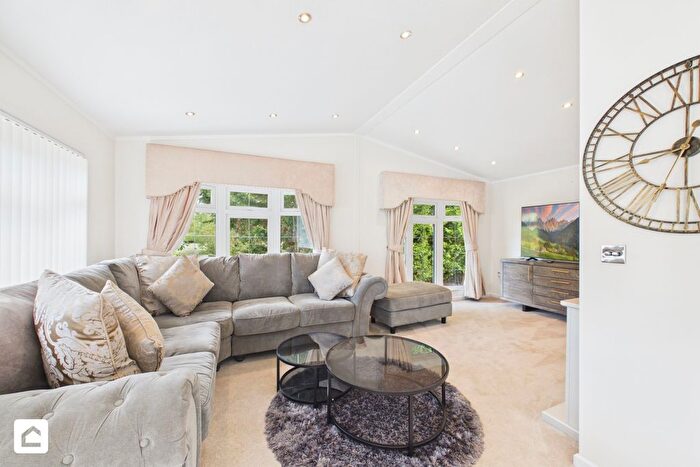 3 Bedroom Detached Bungalow To Rent In Headcorn Road, Biddenden, Biddenden, Ashford, Kent, TN27