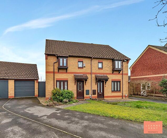 3 Bedroom Semi Detached House For Sale In Firstbrook Close, Cardiff, CF23