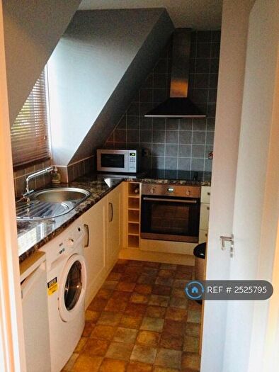 Studio To Rent In Twyford Abbey Road, London, NW10