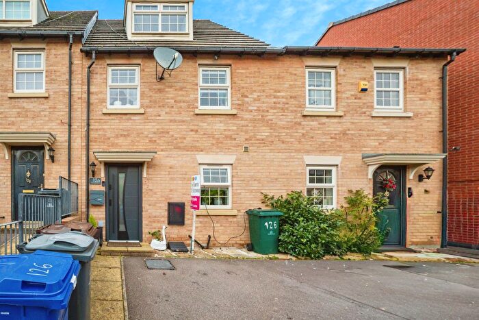 3 Bedroom Semi Detached House For Sale In Barnsbridge Grove, Barnsley, S70