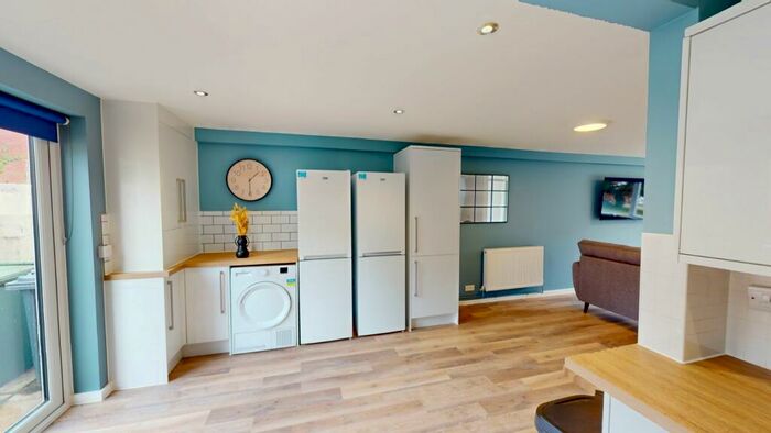 6 Bedroom House To Rent In Monterey Gardens, EX4