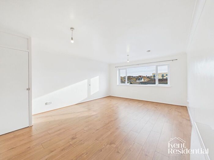 1 Bedroom Studio To Rent In Dalton Street, Deana Court Dalton Street, ME7