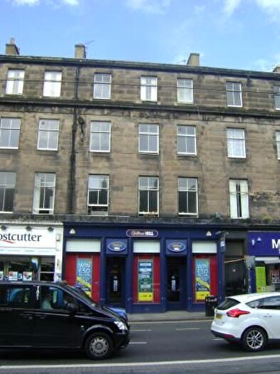 4 Bedroom Flat To Rent In West Maitland Street, Edinburgh, EH12