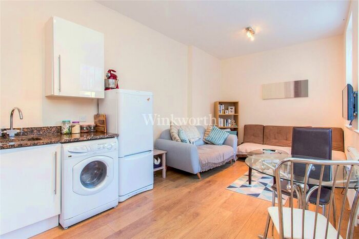 1 Bedroom Apartment To Rent In Finchley Road, London, NW11