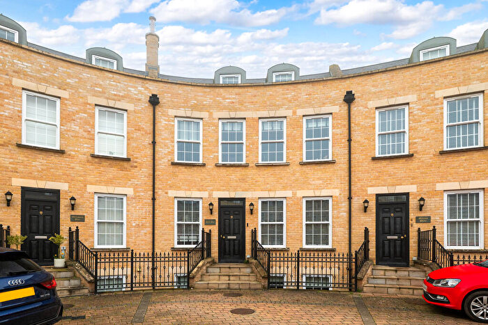 6 Bedroom Town House For Sale In The Colosseum, Lincoln, LN1