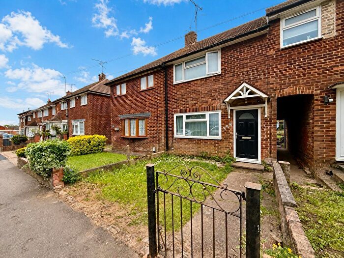 2 Bedroom Terraced House For Sale In Dallow Road, Dallow Road Area, Luton, Bedfordshire, LU1