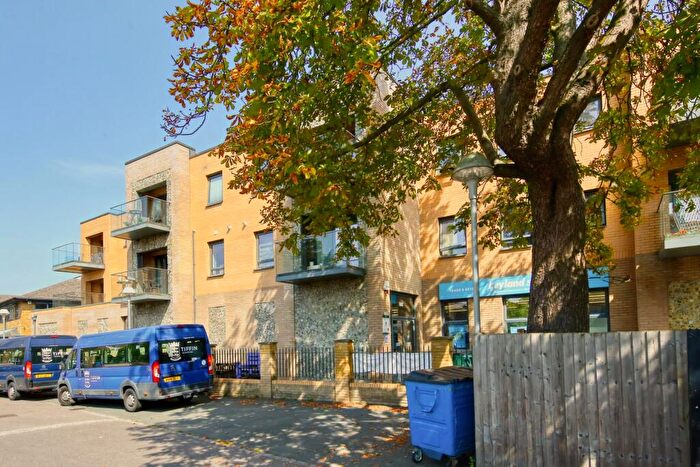 1 Bedroom Flat For Sale In London Road, Kingston Upon Thames, KT2