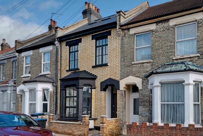 4 Bedroom House To Rent In Victor Road, Kensal Green, NW10