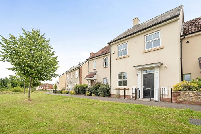 3 Bedroom Terraced House For Sale In Killams Drive, Taunton, TA1