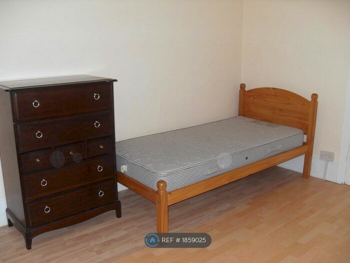 Studio To Rent In Stanton Road, Croydon, CR0