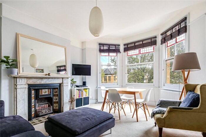 2 Bedroom Flat To Rent In Mildenhall Road, London, E5