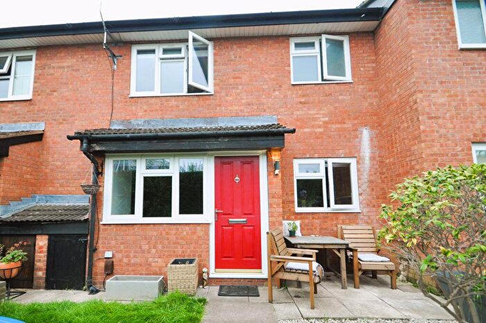 1 Bedroom Terraced House To Rent In Tregaron Gardens, New Malden, KT3